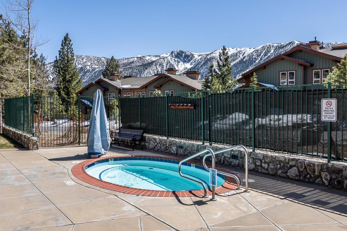 Ski In Ski Out Juniper Springs Lodge #351 Luxury Slope-Side 2 Bedrm 2 Bath End Unit! Mammoth Lakes Exterior photo